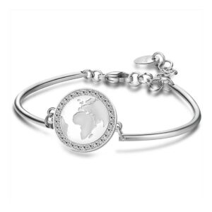Un bracciale elegante e ricco di significato: il mondo come simbolo di libertà e viaggi, incorniciato da cristalli scintillanti.