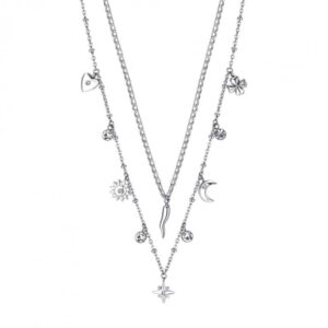 Un mix di simboli portafortuna e cristalli scintillanti: la collana BAH45 della collezione Chant è un gioiello trendy e ricco di significato.