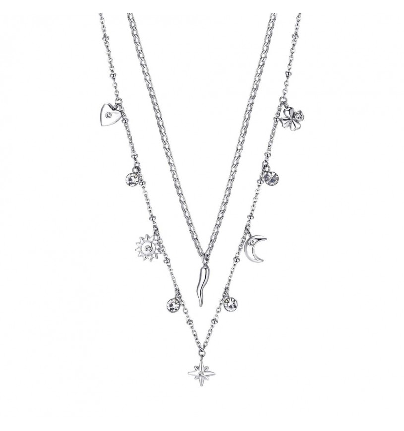 Un mix di simboli portafortuna e cristalli scintillanti: la collana BAH45 della collezione Chant è un gioiello trendy e ricco di significato.