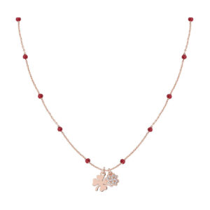 Collana Amen Candy Charm in Argento 925 placcato oro rosa: un gioiello colorato e simbolico con charm portafortuna e sfere rosse.