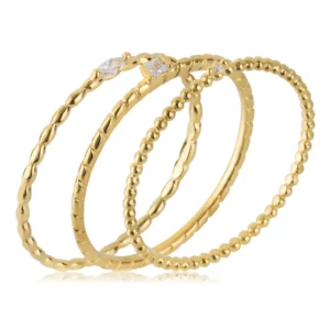 Set composto da 3 anelli dorati Morellato con design e finiture differenti, arricchiti da pietre luminose. Perfetti per creare combinazioni eleganti e originali