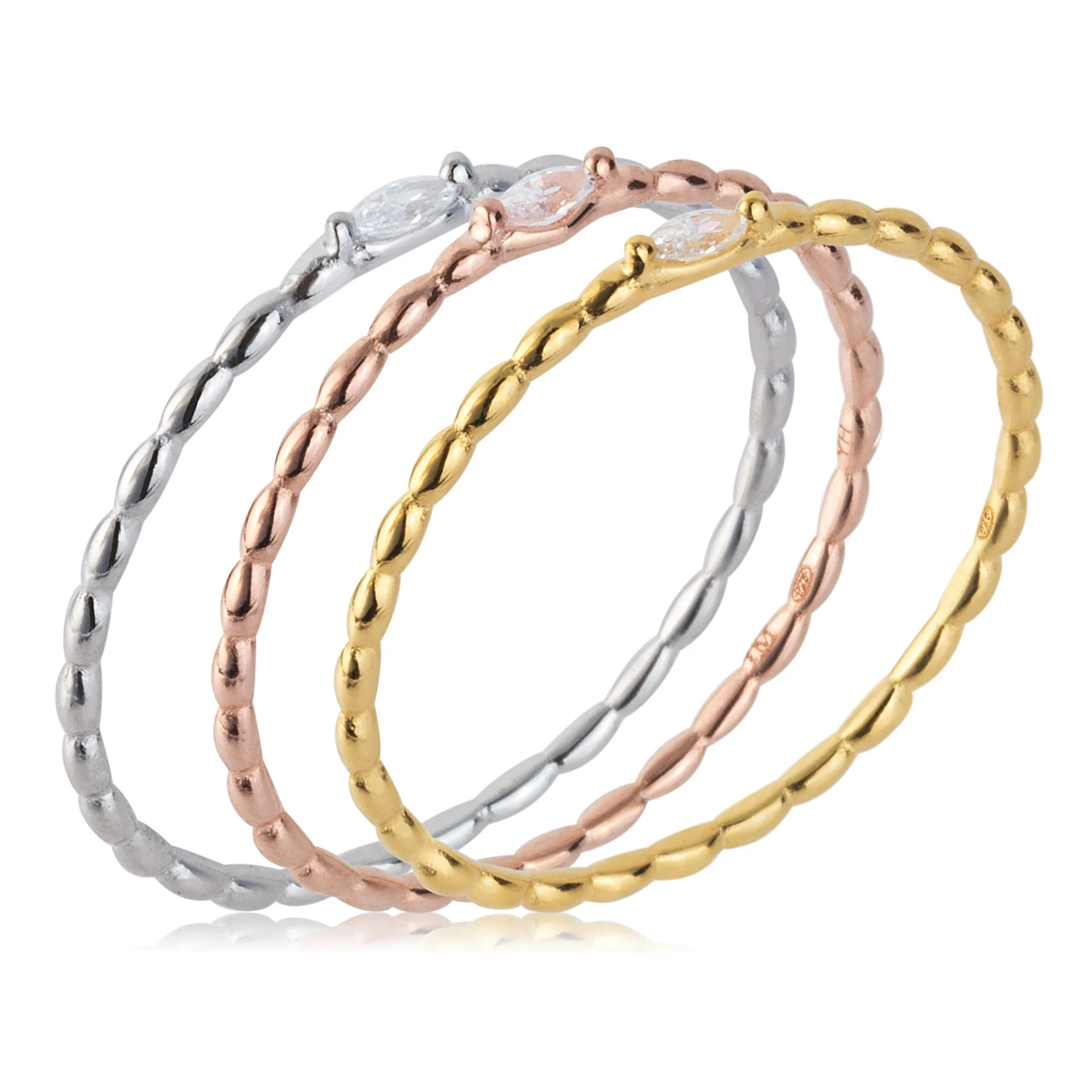 Set di 3 anelli Morellato in acciaio multicolor con pietre bianche. Design sottile e raffinato, ispirato agli anni ’30. Ideale per uno stile elegante e contemporaneo.