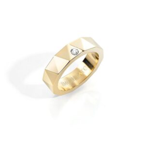 Anello Morellato Cult in acciaio color oro con finitura sfaccettata e cristallo centrale. Design moderno e distintivo. Confezione originale inclusa.