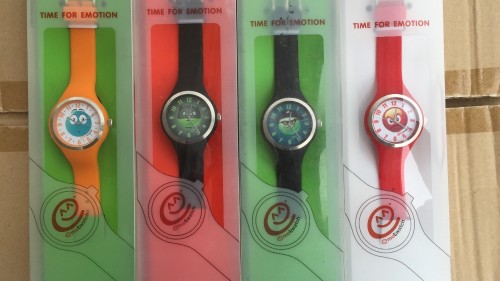 Orologio Emoticon Rosa con Cuoricini – Cinturino in Silicone (mod.EW.10016) - immagine 3