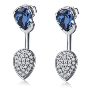 Orecchini Brosway BFF49 della Collezione Affinity, con doppia goccia in acciaio: zircone blu sopra e pavé di cristalli bianchi sotto. Eleganti, luminosi e perfetti per ogni occasione.