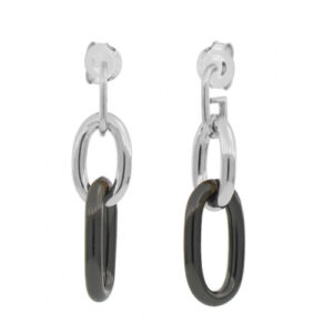 Orecchini Unoaerre con anelli intrecciati in finitura argento e resina nera.