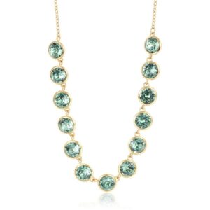 Eleganza e colore si incontrano nella collana Brosway BYM62: cristalli verdi incastonati in una raffinata struttura dorata.