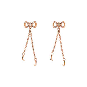 Orecchini Liu Jo con fiocco in cristalli e catenine pendenti con lettere L e J. Romantici, luminosi, perfetti per ogni occasione.