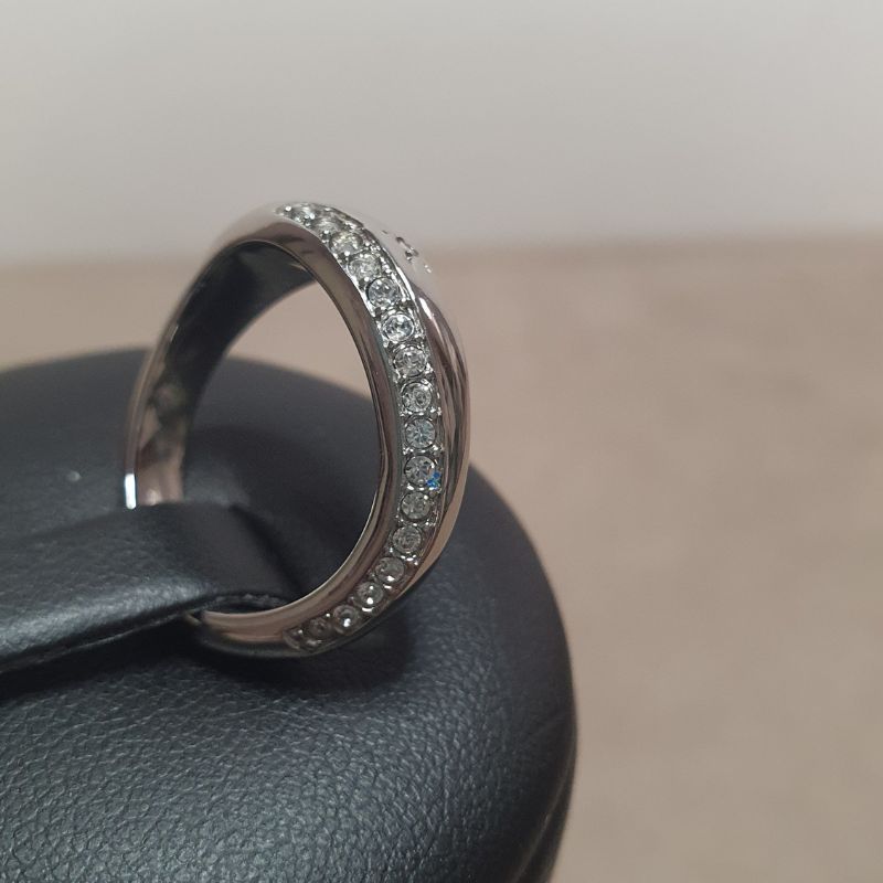 Anello Thierry Mugler con zirconi bianchi e stella (mod. 7630010228724) - immagine 2